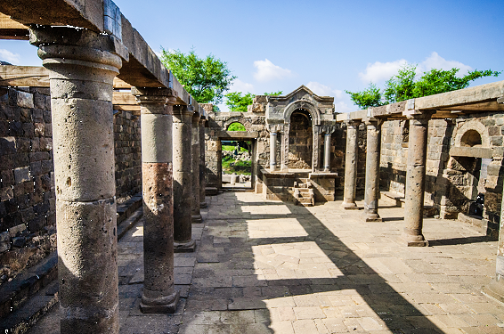 עין קשתות // צילום: עופר בלנק